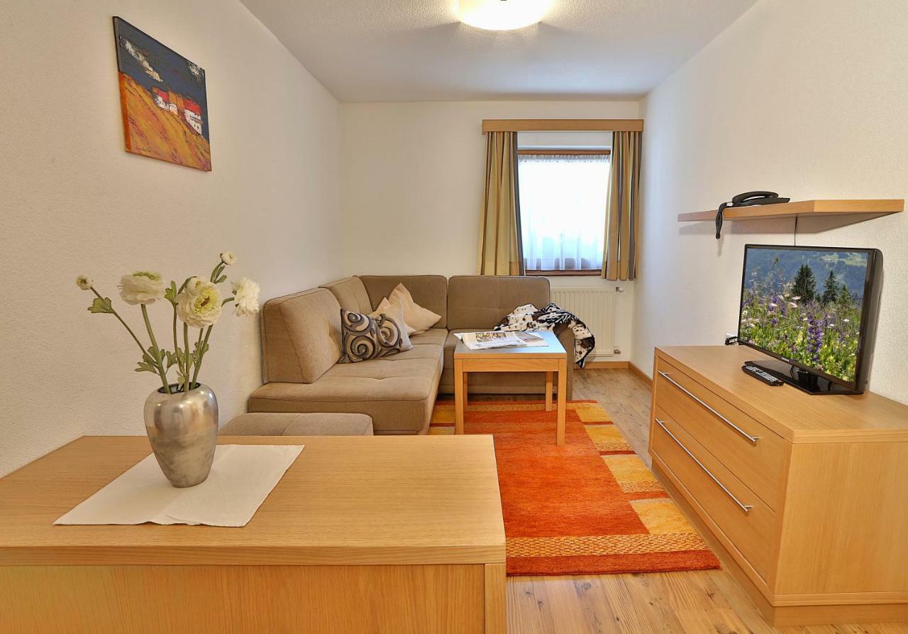 Apartmenthaus Joerg ザーファウス エクステリア 写真